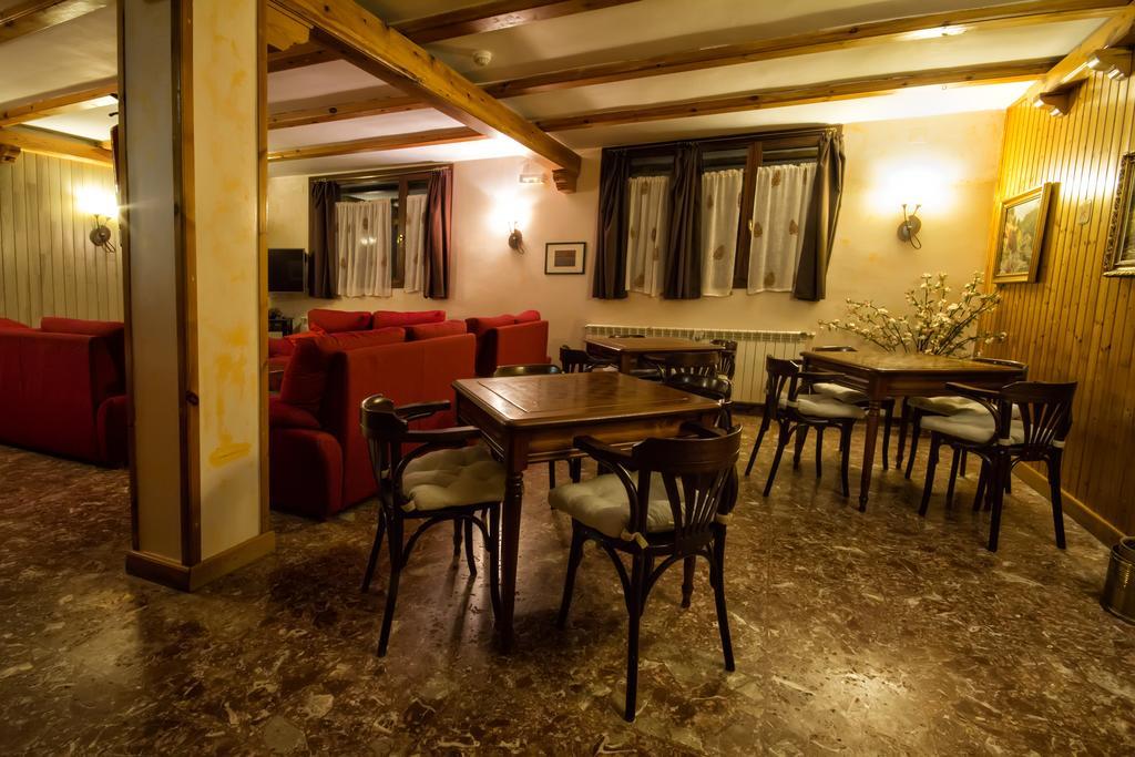 Hotel Esther La Virgen de la Vega Dış mekan fotoğraf